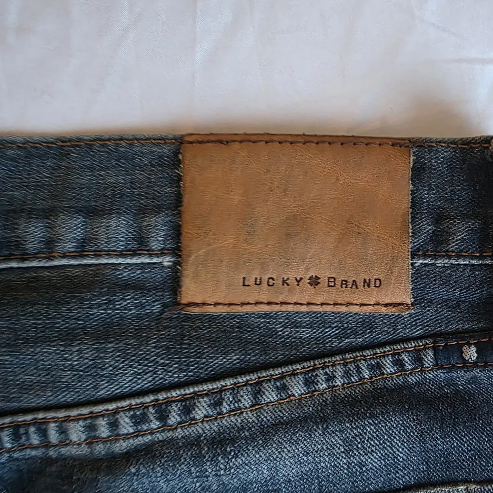 Lucky Brand 363 Vintage Straight Jeans Men’s 36x32 Medium Wash Distressed Casual - Picture 7 of 7